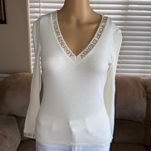 Dolce Boutique Feel Your Energy V-neck